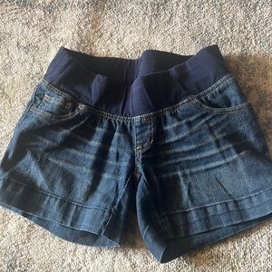 Maternity shorts size m